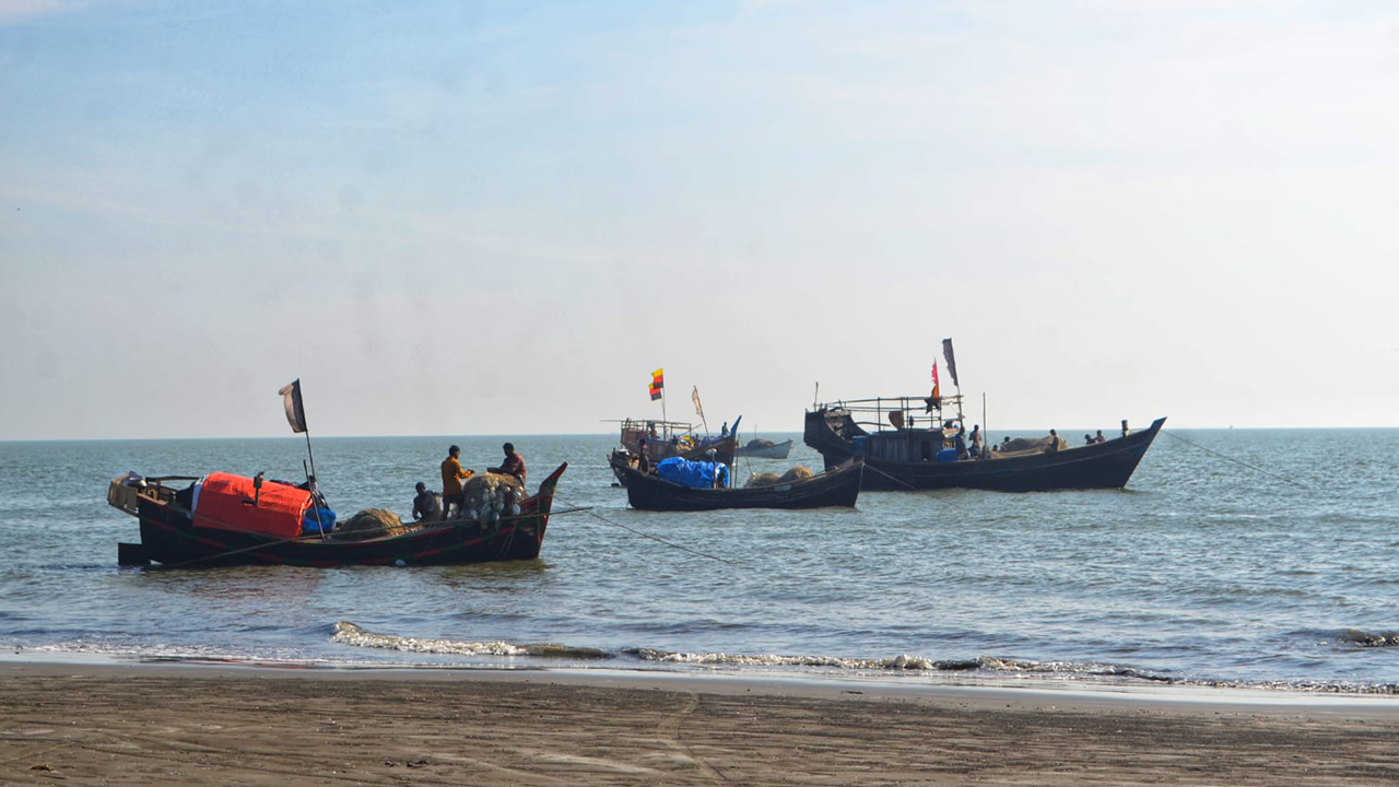 কুয়াকাটার গঙ্গামতিতে অর্ধগলিত মরদেহ উদ্ধার, পরিচয় অজানা
